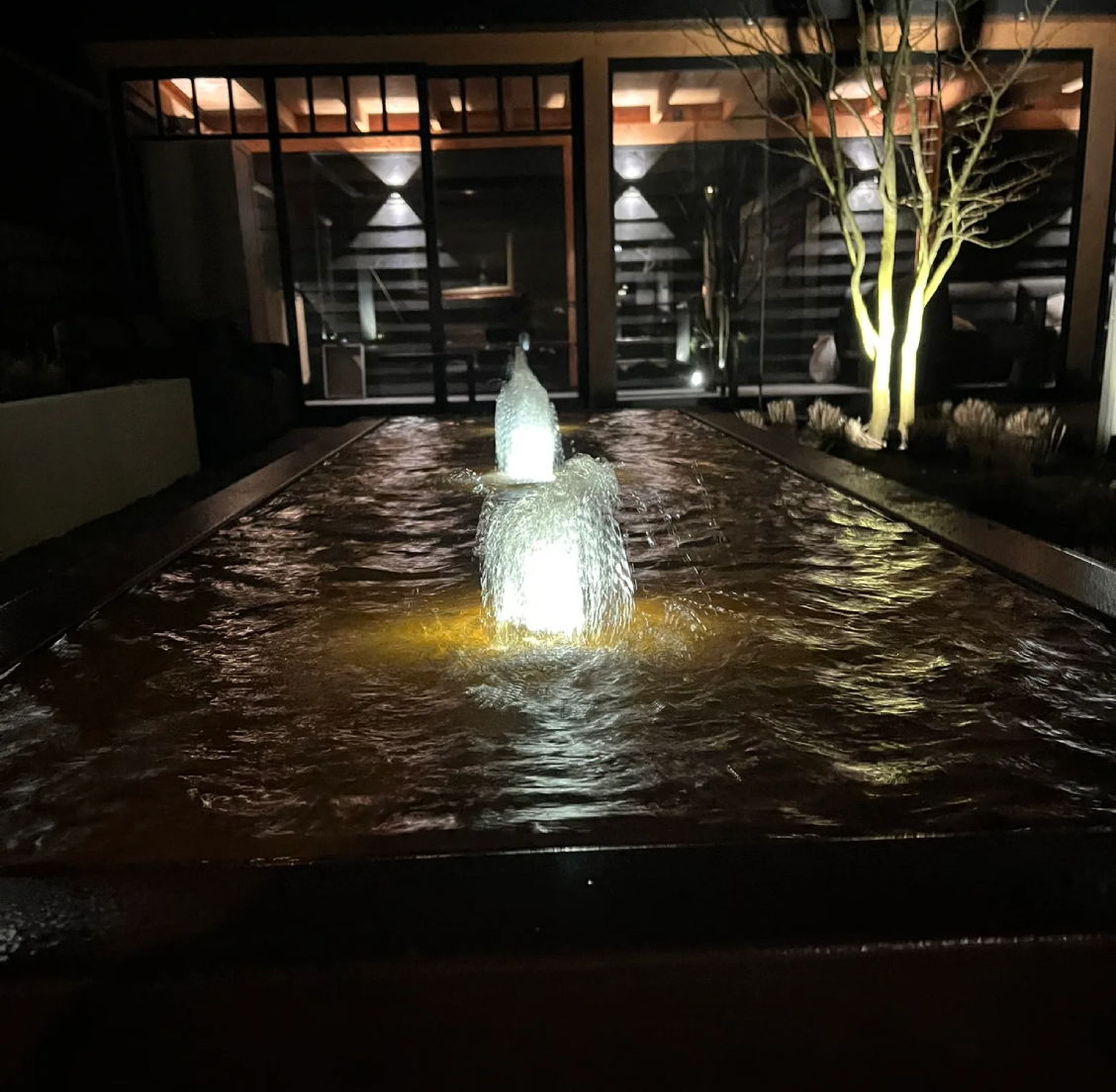 Fontein bij nacht Fontein bij nacht